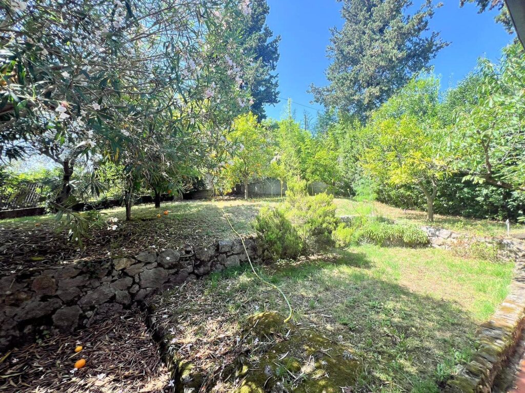 1611-Porzione di villa al piano primo con ampia terrazza-Camaiore-6 Agenzia Immobiliare ASIP