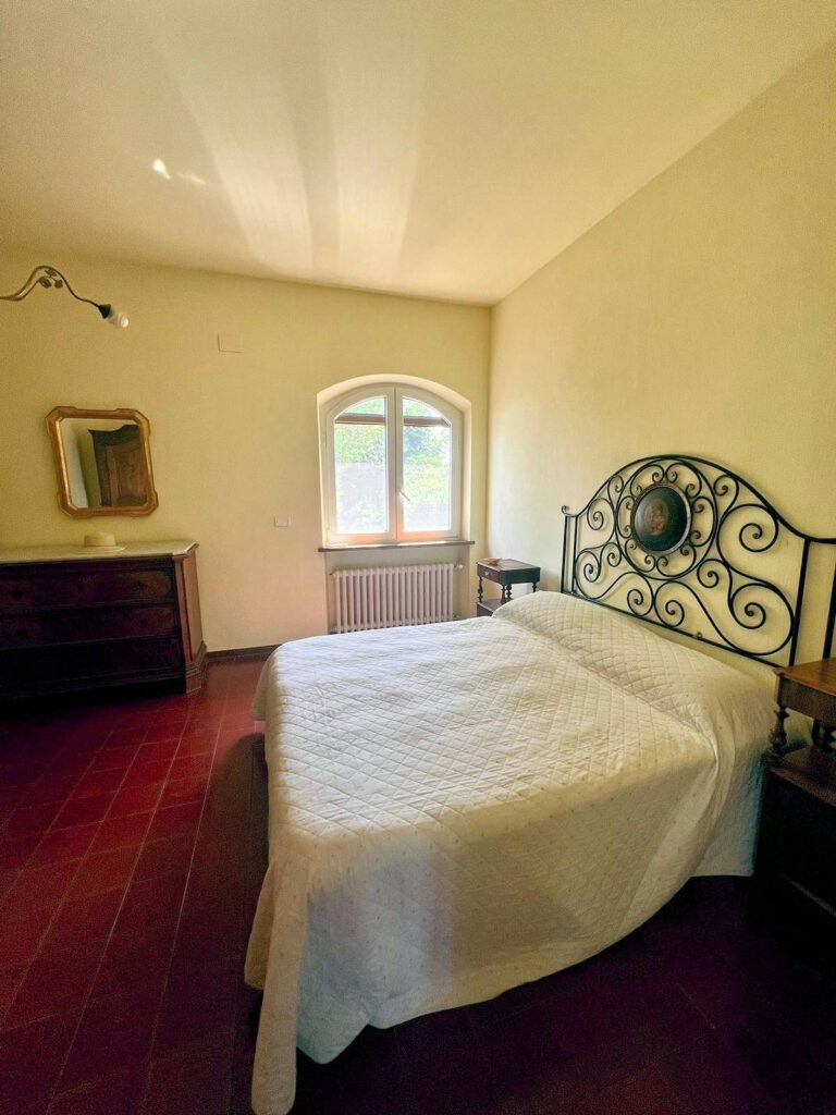 1611-Porzione di villa al piano primo con ampia terrazza-Camaiore-14 Agenzia Immobiliare ASIP