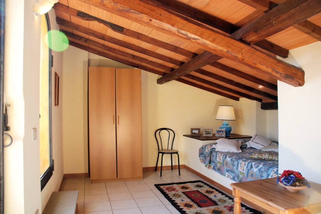 1622-Casa vacanze con piscina e vista panoramica mozzafiato-Lamporecchio-11 Agenzia Immobiliare ASIP