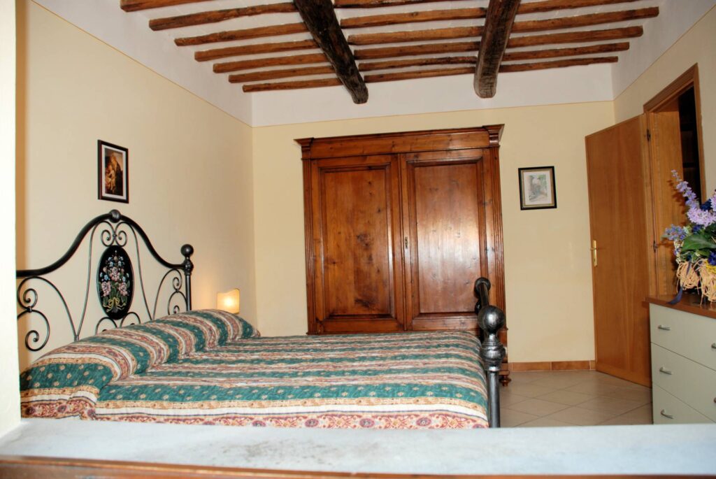 1622-Casa vacanze con piscina e vista panoramica mozzafiato-Lamporecchio-20 Agenzia Immobiliare ASIP