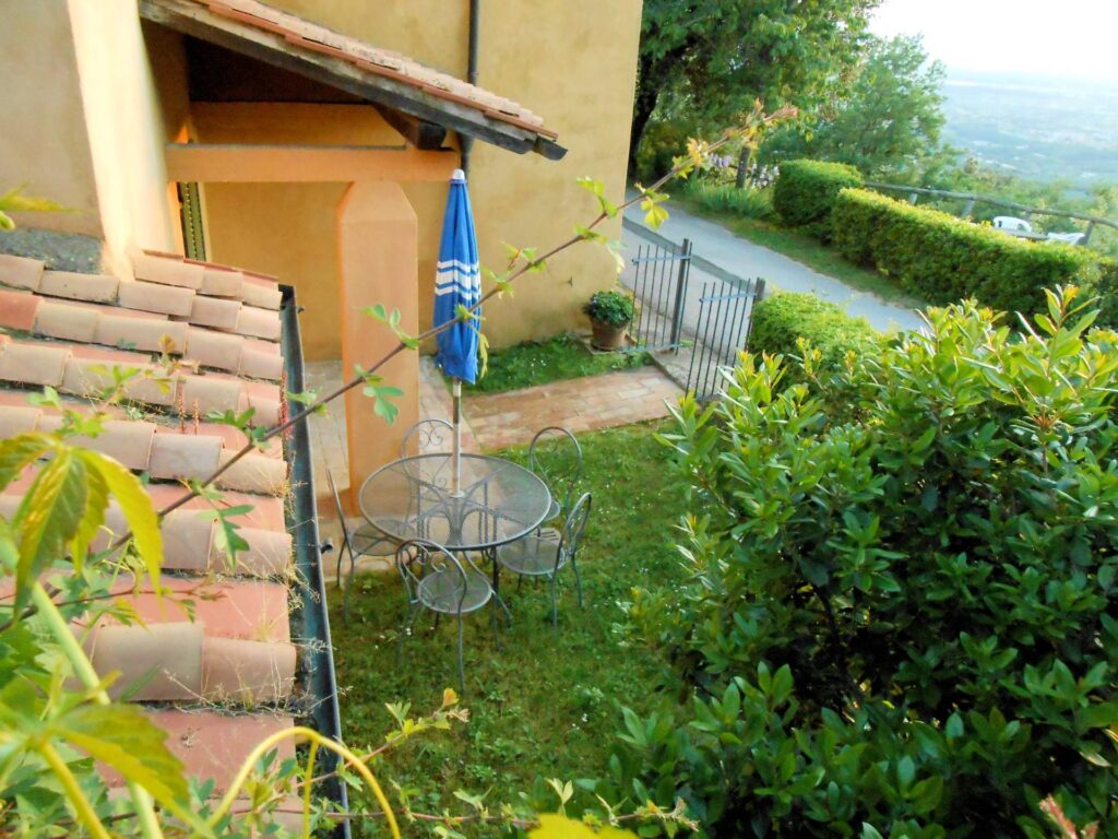 1622-Casa vacanze con piscina e vista panoramica mozzafiato-Lamporecchio-6 Agenzia Immobiliare ASIP