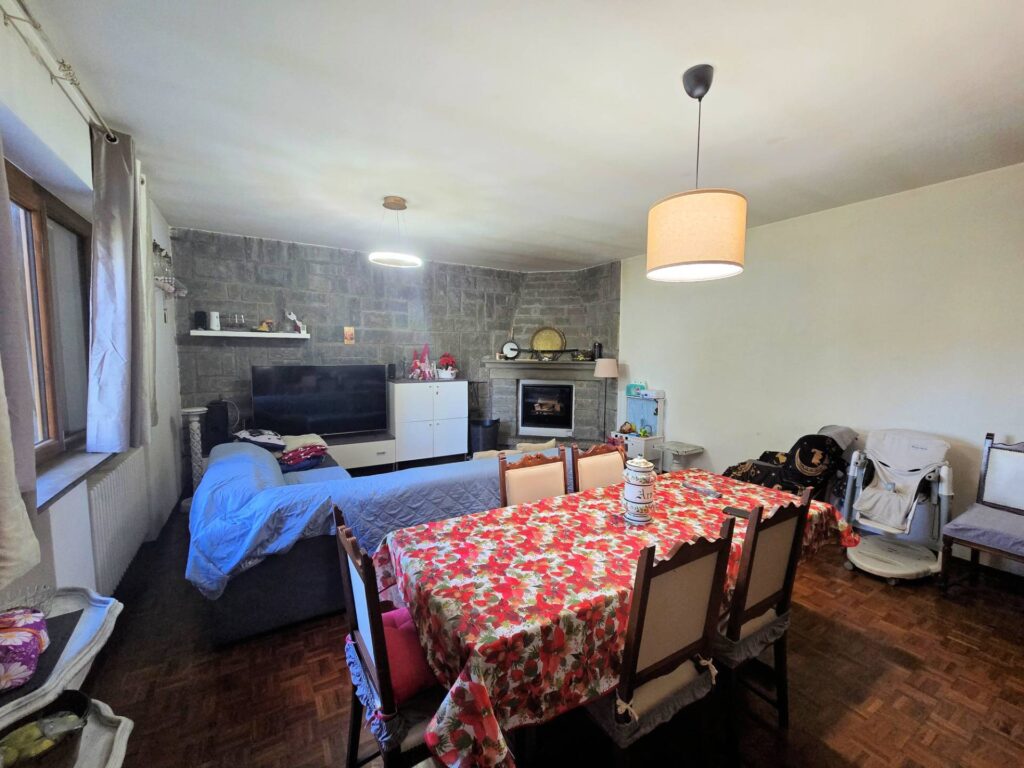 1625-Villa con ampio giardino-Marliana-9 Agenzia Immobiliare ASIP