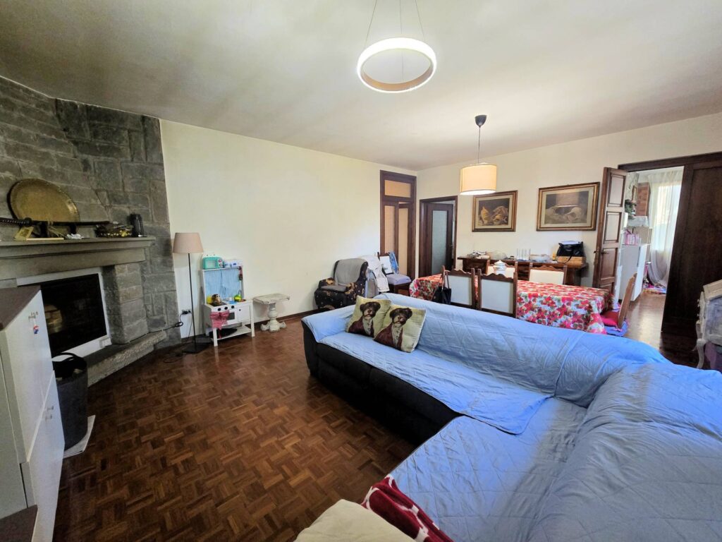 1625-Villa con ampio giardino-Marliana-10 Agenzia Immobiliare ASIP