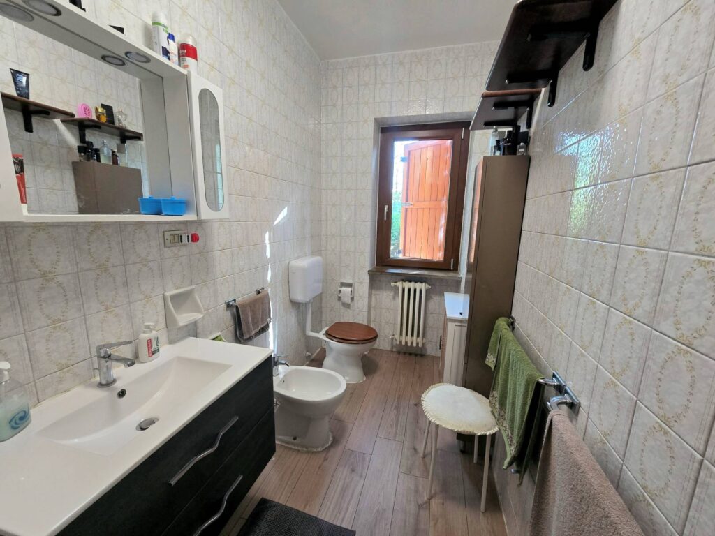 1625-Villa con ampio giardino-Marliana-19 Agenzia Immobiliare ASIP