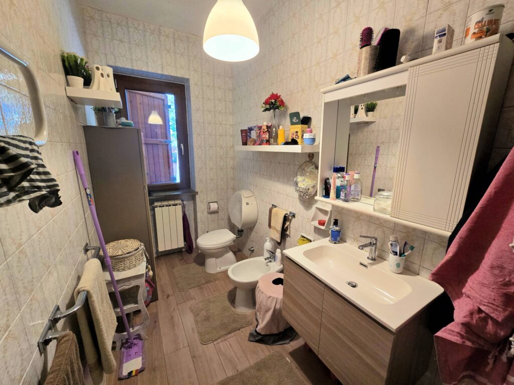 1625-Villa con ampio giardino-Marliana-21 Agenzia Immobiliare ASIP