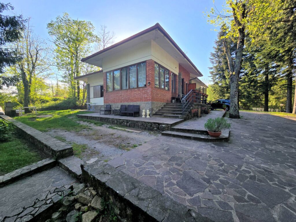 1625-Villa con ampio giardino-Marliana-3 Agenzia Immobiliare ASIP