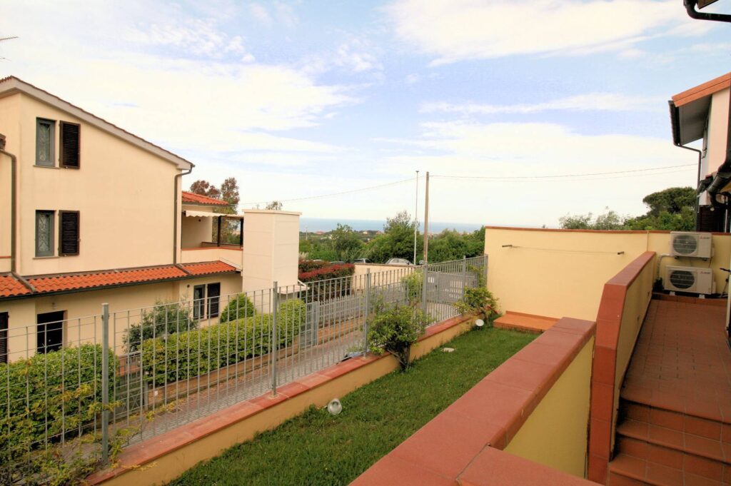 1632-Villetta libera su tre lati in posizione collinare con piscina e vista mare-Livorno-9 Agenzia Immobiliare ASIP