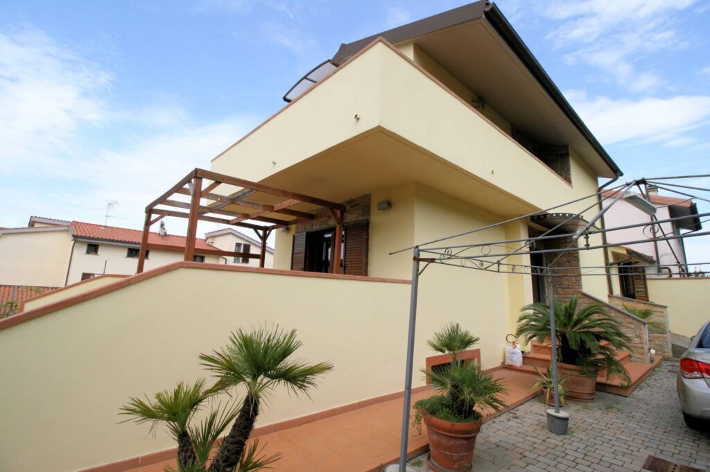 1632-Villetta libera su tre lati in posizione collinare con piscina e vista mare-Livorno-6 Agenzia Immobiliare ASIP