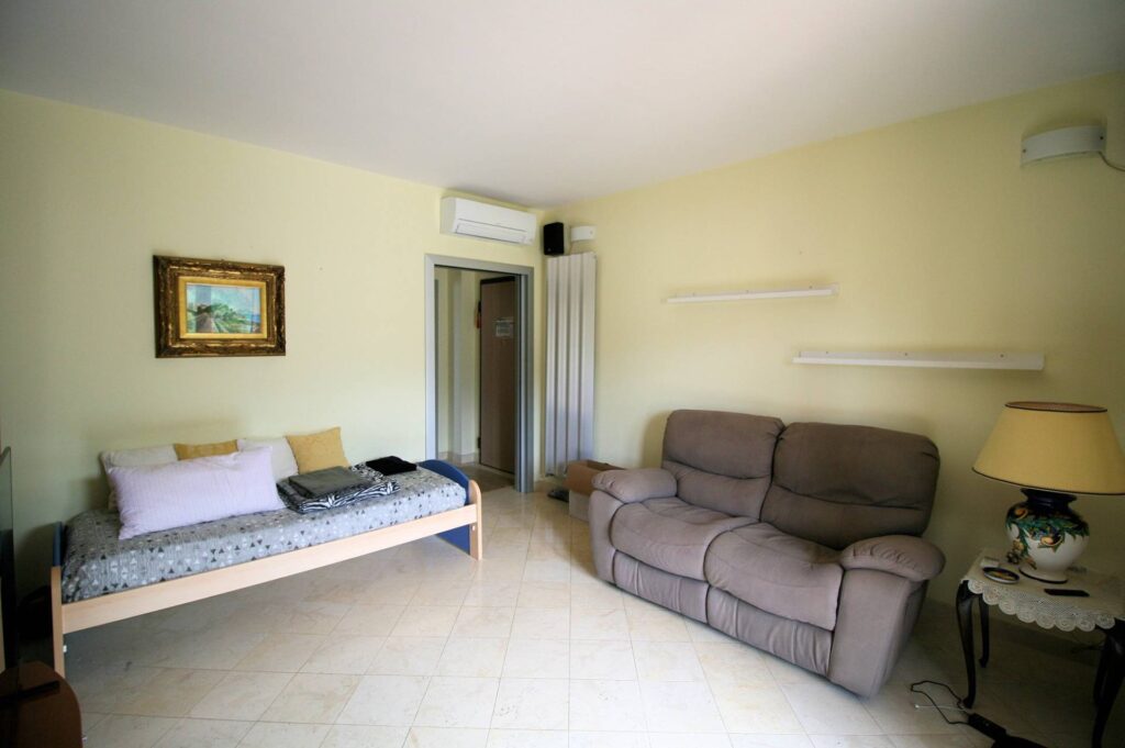 1632-Villetta libera su tre lati in posizione collinare con piscina e vista mare-Livorno-11 Agenzia Immobiliare ASIP