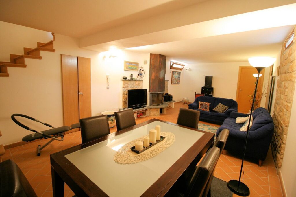 1632-Villetta libera su tre lati in posizione collinare con piscina e vista mare-Livorno-16 Agenzia Immobiliare ASIP