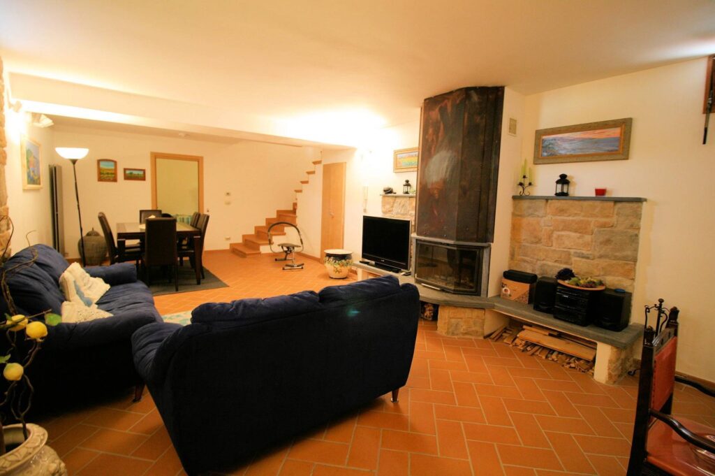 1632-Villetta libera su tre lati in posizione collinare con piscina e vista mare-Livorno-17 Agenzia Immobiliare ASIP