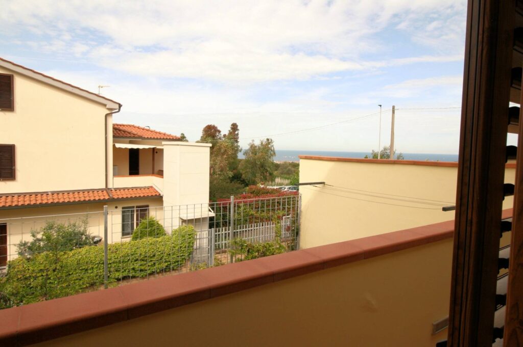 1632-Villetta libera su tre lati in posizione collinare con piscina e vista mare-Livorno-3 Agenzia Immobiliare ASIP