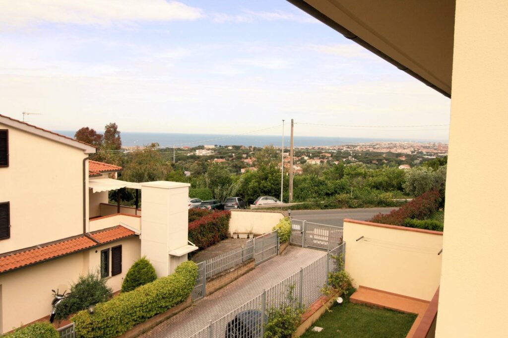 1632-Villetta libera su tre lati in posizione collinare con piscina e vista mare-Livorno-7 Agenzia Immobiliare ASIP