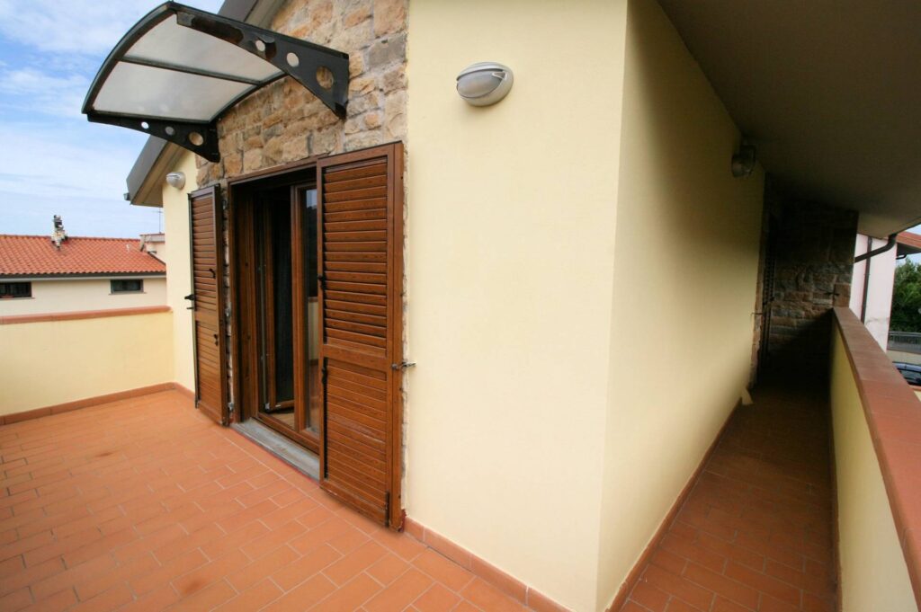 1632-Villetta libera su tre lati in posizione collinare con piscina e vista mare-Livorno-8 Agenzia Immobiliare ASIP