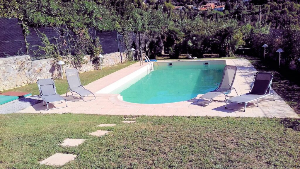 1632-Villetta libera su tre lati in posizione collinare con piscina e vista mare-Livorno-4 Agenzia Immobiliare ASIP