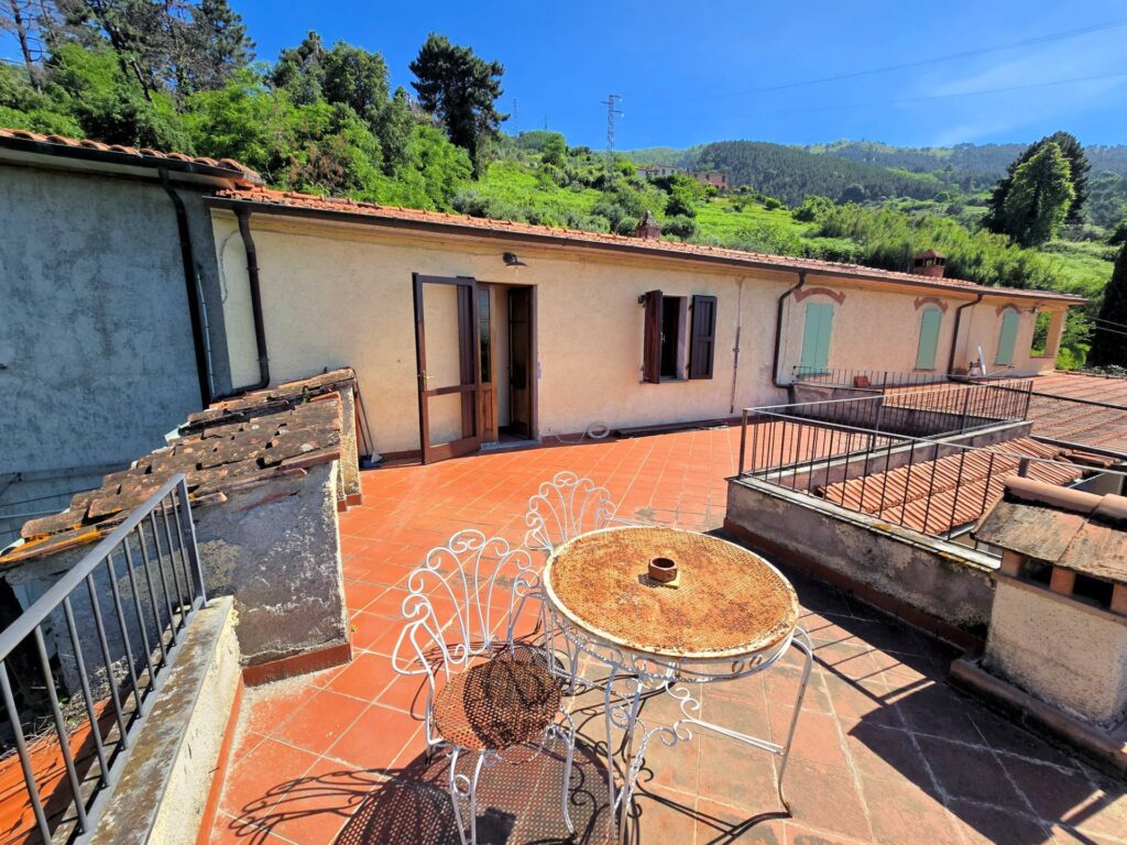 1639-Terratetto con giardino e vista mare-Pietrasanta-5 Agenzia Immobiliare ASIP