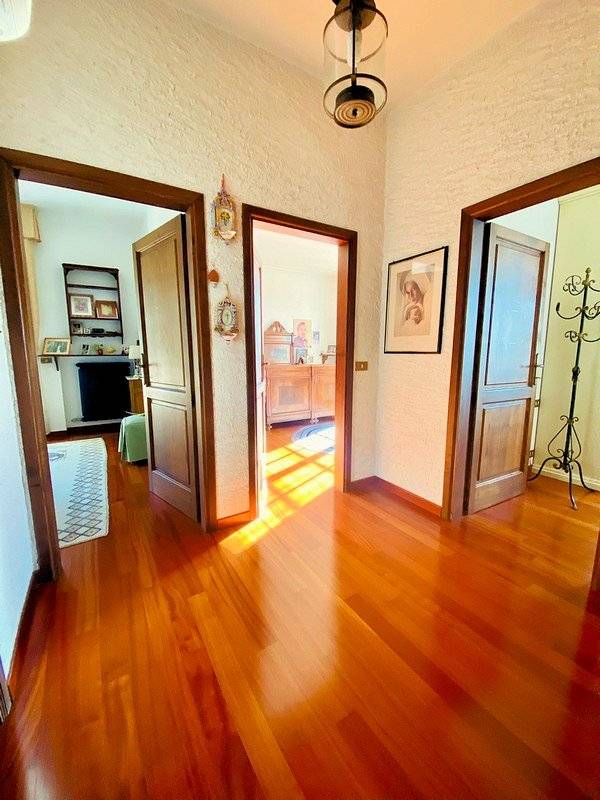 1640-Villa libera su quattro lati con giardino-Pietrasanta-10 Agenzia Immobiliare ASIP