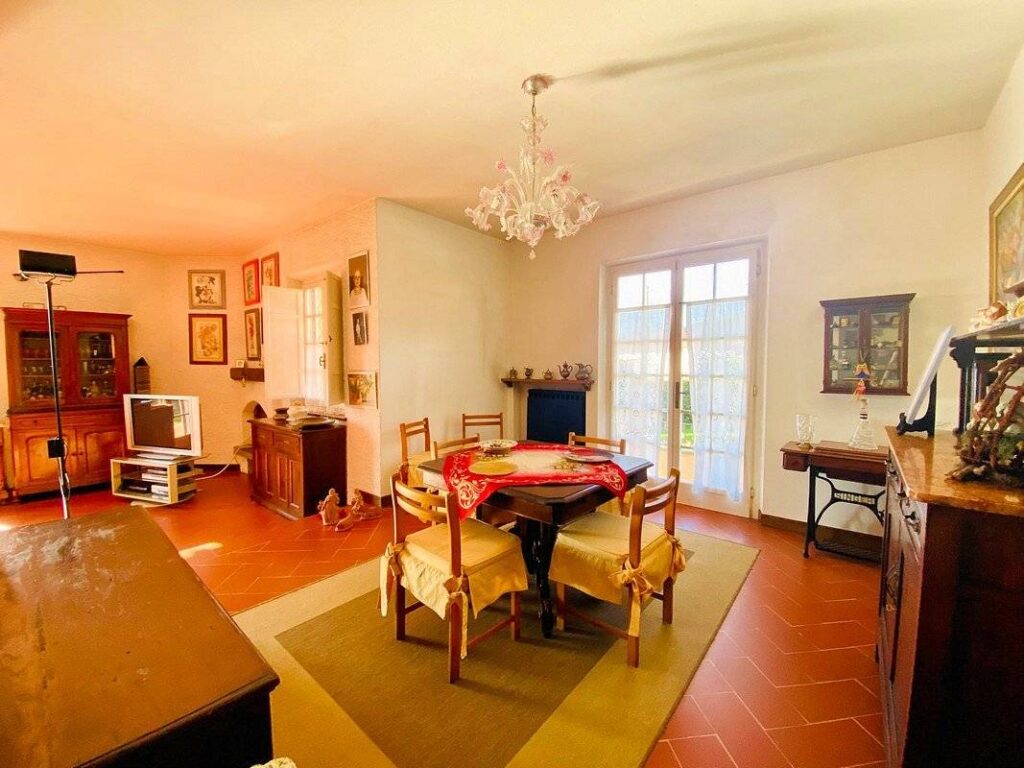 1640-Villa libera su quattro lati con giardino-Pietrasanta-8 Agenzia Immobiliare ASIP