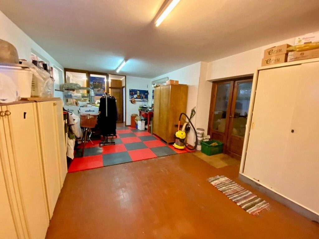 1640-Villa libera su quattro lati con giardino-Pietrasanta-24 Agenzia Immobiliare ASIP