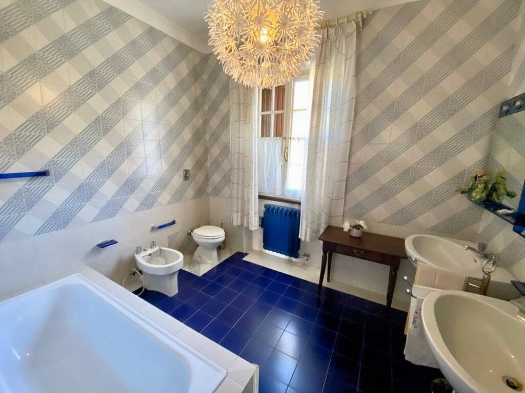 1640-Villa libera su quattro lati con giardino-Pietrasanta-25 Agenzia Immobiliare ASIP