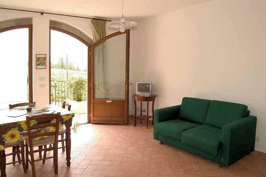 1648-Agriturismo di ampia superficie con vigneto piscina in posizione panoramica-Loro Ciuffenna-25 Agenzia Immobiliare ASIP