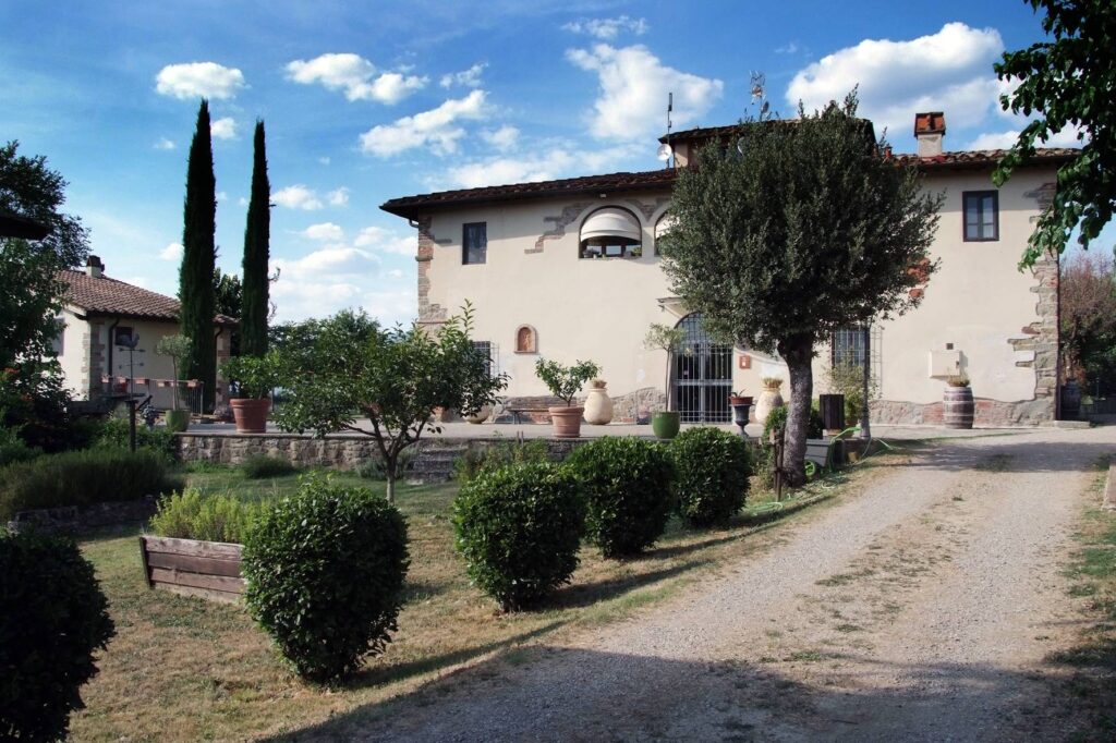 1648-Agriturismo di ampia superficie con vigneto piscina in posizione panoramica-Loro Ciuffenna-7 Agenzia Immobiliare ASIP