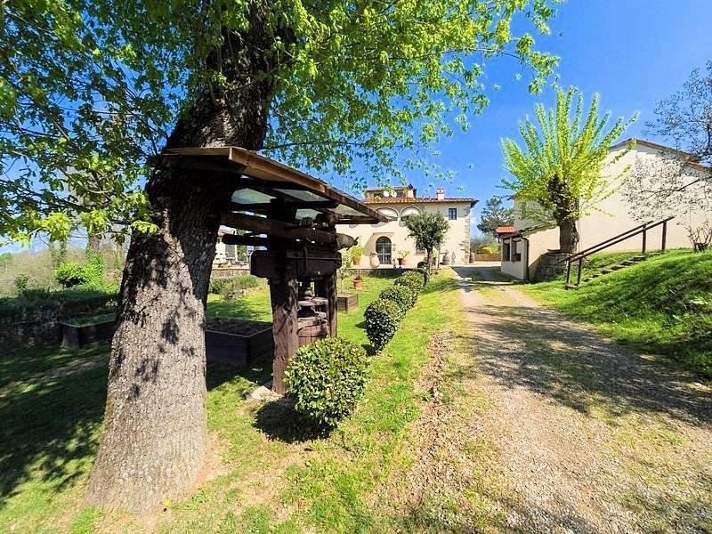 1648-Agriturismo di ampia superficie con vigneto piscina in posizione panoramica-Loro Ciuffenna-21 Agenzia Immobiliare ASIP