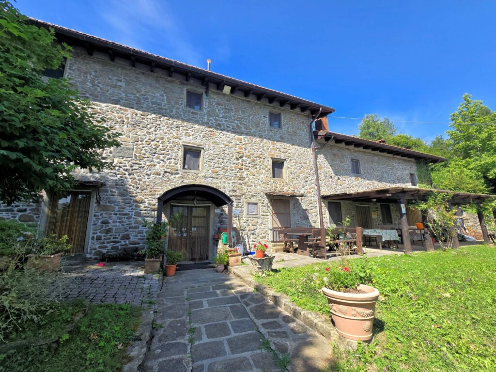1265-BEL COMPLESSO AGRITURISTICO SITO IN UN'OASI DI PACE ED ASSOLUTA BELLEZZA NATURALISTICA-San Marcello Piteglio-6 Agenzia Immobiliare ASIP