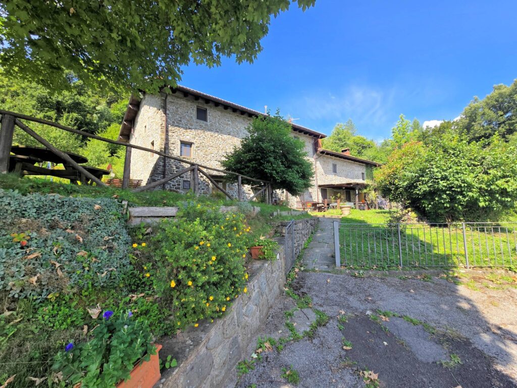 1265-BEL COMPLESSO AGRITURISTICO SITO IN UN'OASI DI PACE ED ASSOLUTA BELLEZZA NATURALISTICA-San Marcello Piteglio-2 Agenzia Immobiliare ASIP