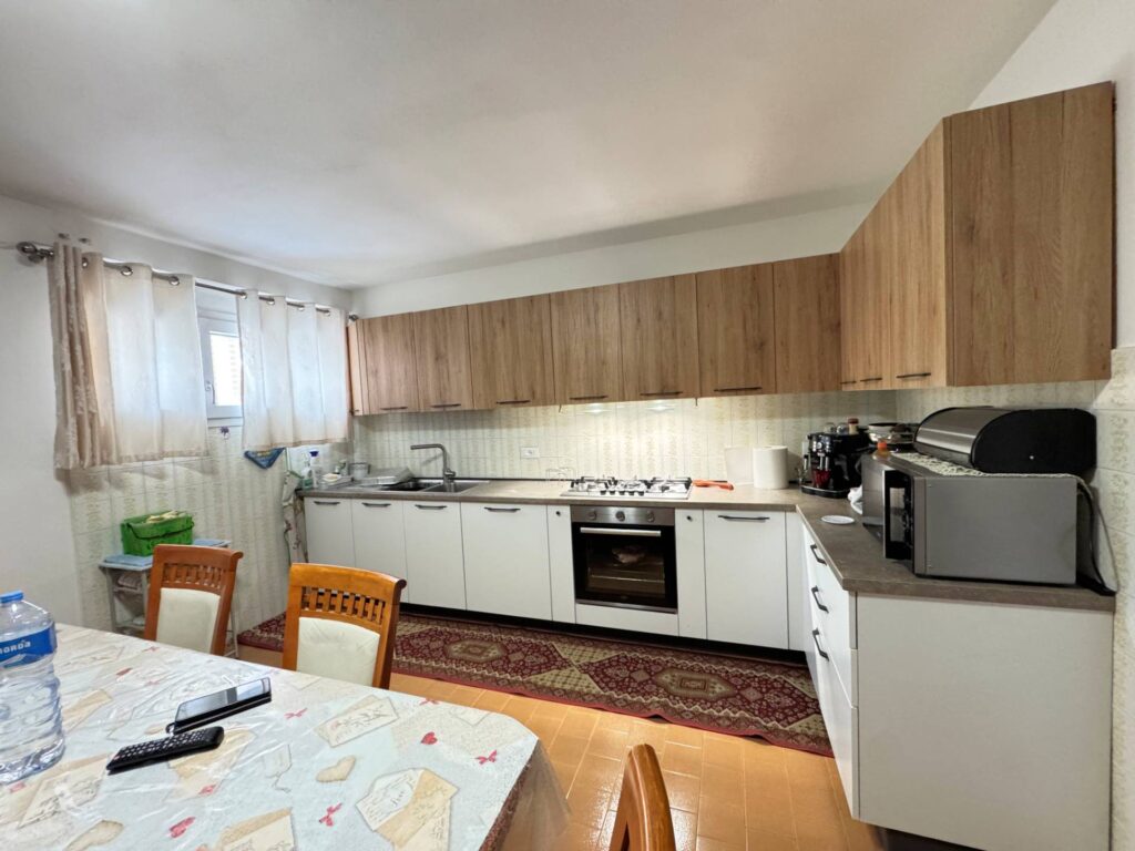 1650-Villa di ampia superficie con giardino-Altopascio-12 Agenzia Immobiliare ASIP