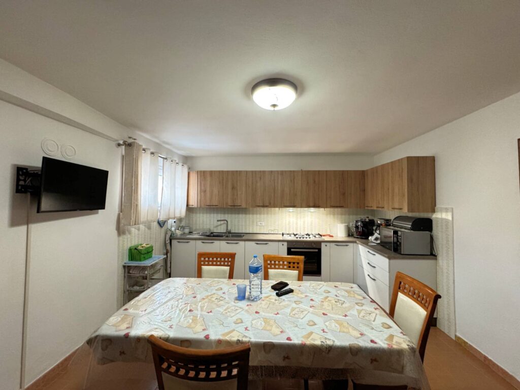 1650-Villa di ampia superficie con giardino-Altopascio-10 Agenzia Immobiliare ASIP