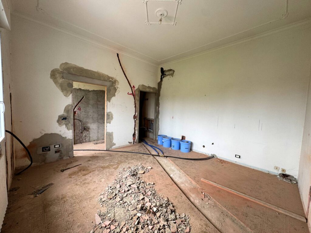 1650-Villa di ampia superficie con giardino-Altopascio-17 Agenzia Immobiliare ASIP