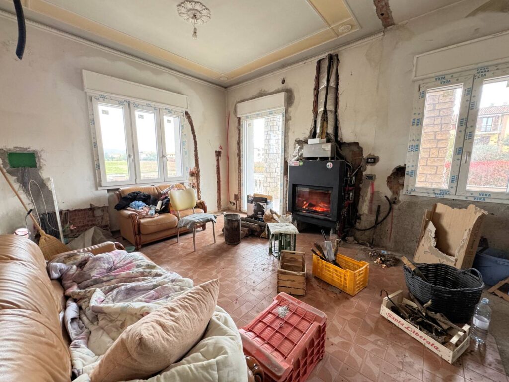 1650-Villa di ampia superficie con giardino-Altopascio-18 Agenzia Immobiliare ASIP