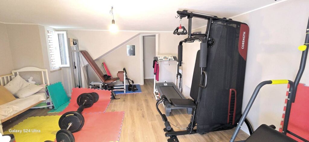 1651-Villetta recentemente ristrutturata libera su quattro lati  con ampio giardino-Ponte Buggianese-12 Agenzia Immobiliare ASIP