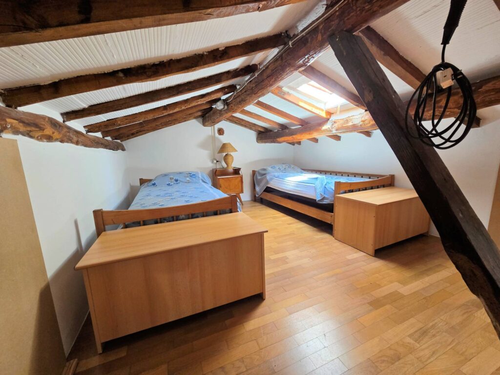 1652-Villetta libera su quattro lati recentemente ristrutturata con ampio giardino piscina e suggestiva vista panoramica-Marliana-41 Agenzia Immobiliare ASIP