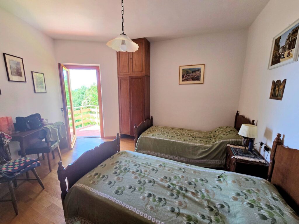 1652-Villetta libera su quattro lati recentemente ristrutturata con ampio giardino piscina e suggestiva vista panoramica-Marliana-40 Agenzia Immobiliare ASIP