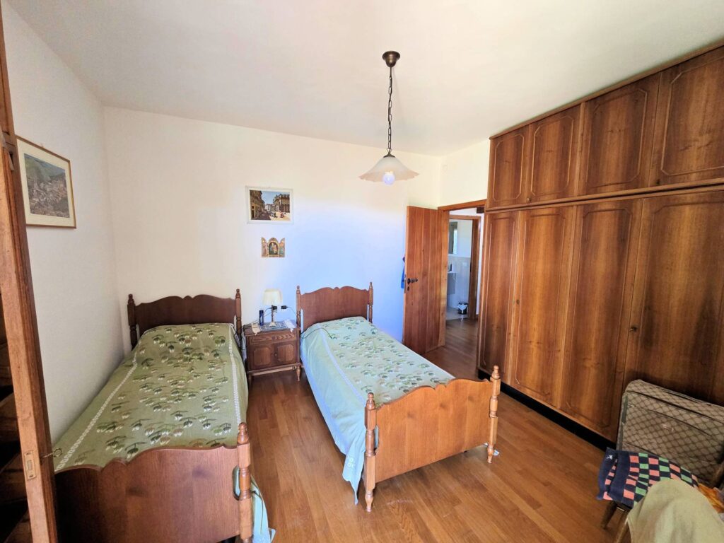 1652-Villetta libera su quattro lati recentemente ristrutturata con ampio giardino piscina e suggestiva vista panoramica-Marliana-36 Agenzia Immobiliare ASIP