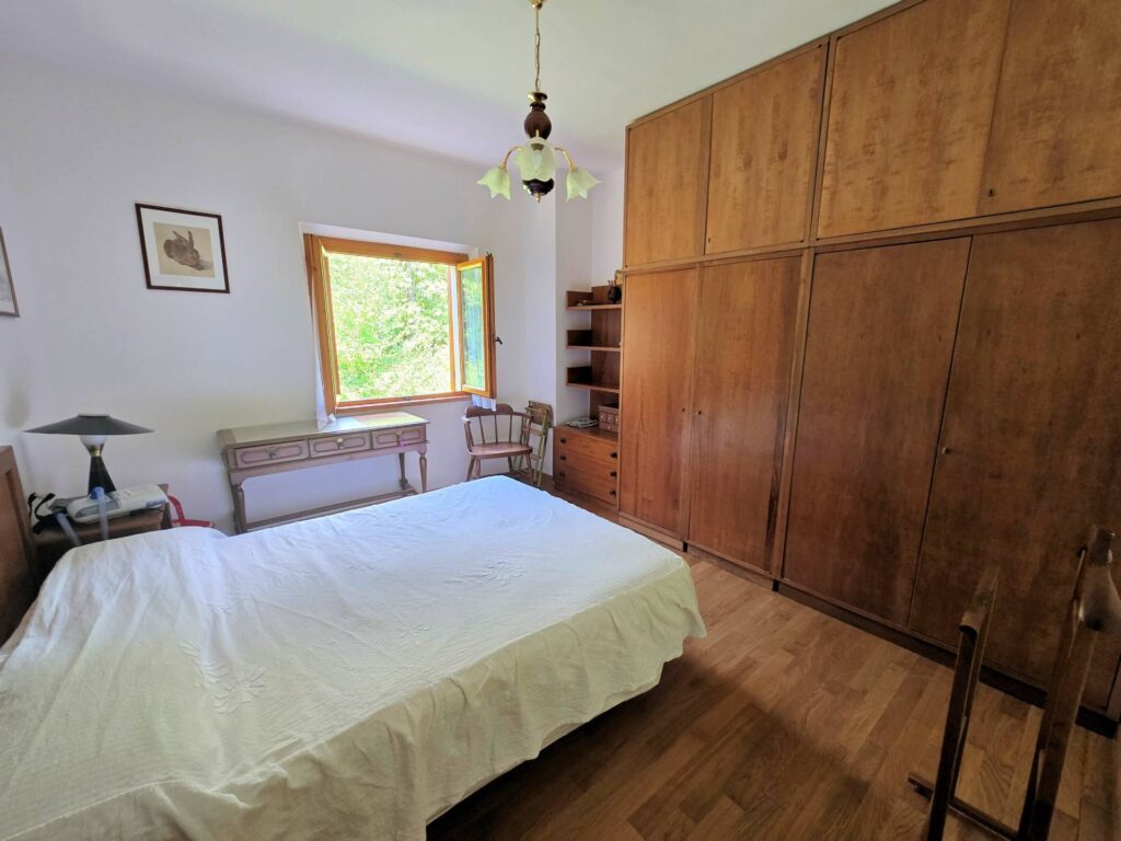 1652-Villetta libera su quattro lati recentemente ristrutturata con ampio giardino piscina e suggestiva vista panoramica-Marliana-38 Agenzia Immobiliare ASIP