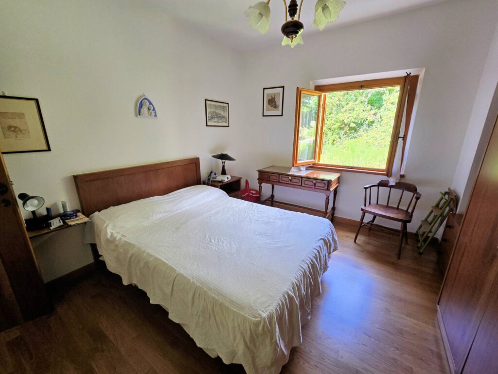 1652-Villetta libera su quattro lati recentemente ristrutturata con ampio giardino piscina e suggestiva vista panoramica-Marliana-35 Agenzia Immobiliare ASIP