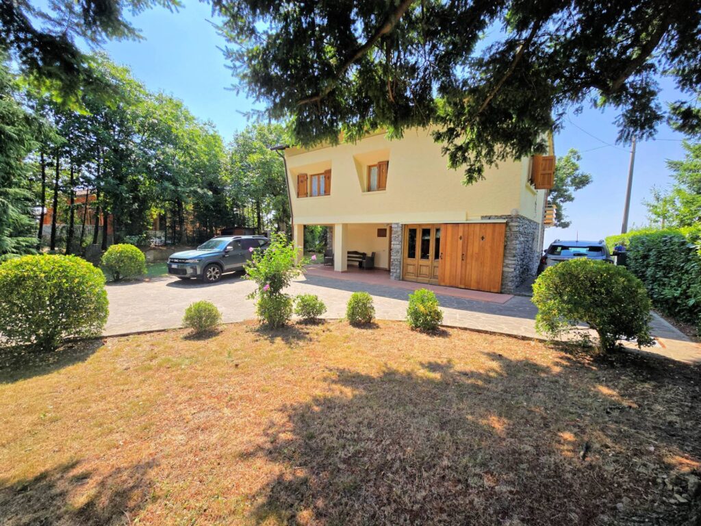 1652-Villetta libera su quattro lati recentemente ristrutturata con ampio giardino piscina e suggestiva vista panoramica-Marliana-20 Agenzia Immobiliare ASIP