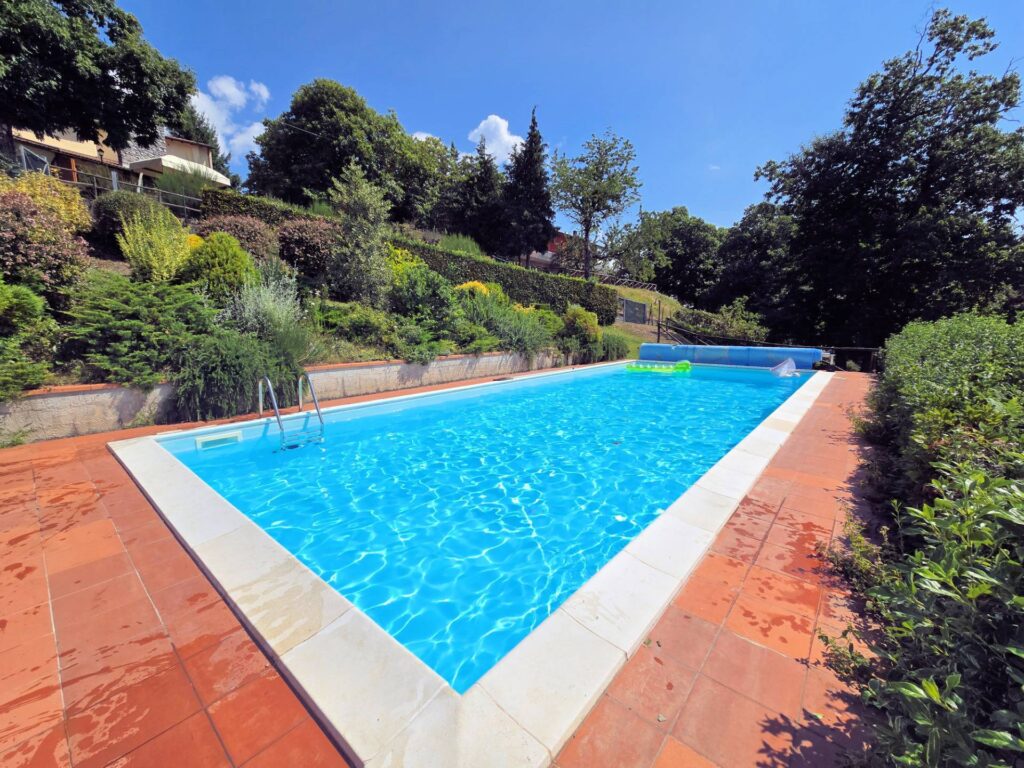 1652-Villetta libera su quattro lati recentemente ristrutturata con ampio giardino piscina e suggestiva vista panoramica-Marliana-7 Agenzia Immobiliare ASIP