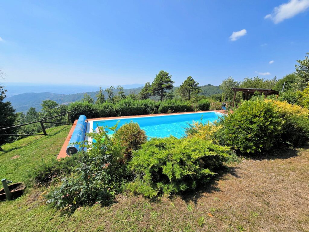 1652-Villetta libera su quattro lati recentemente ristrutturata con ampio giardino piscina e suggestiva vista panoramica-Marliana-3 Agenzia Immobiliare ASIP