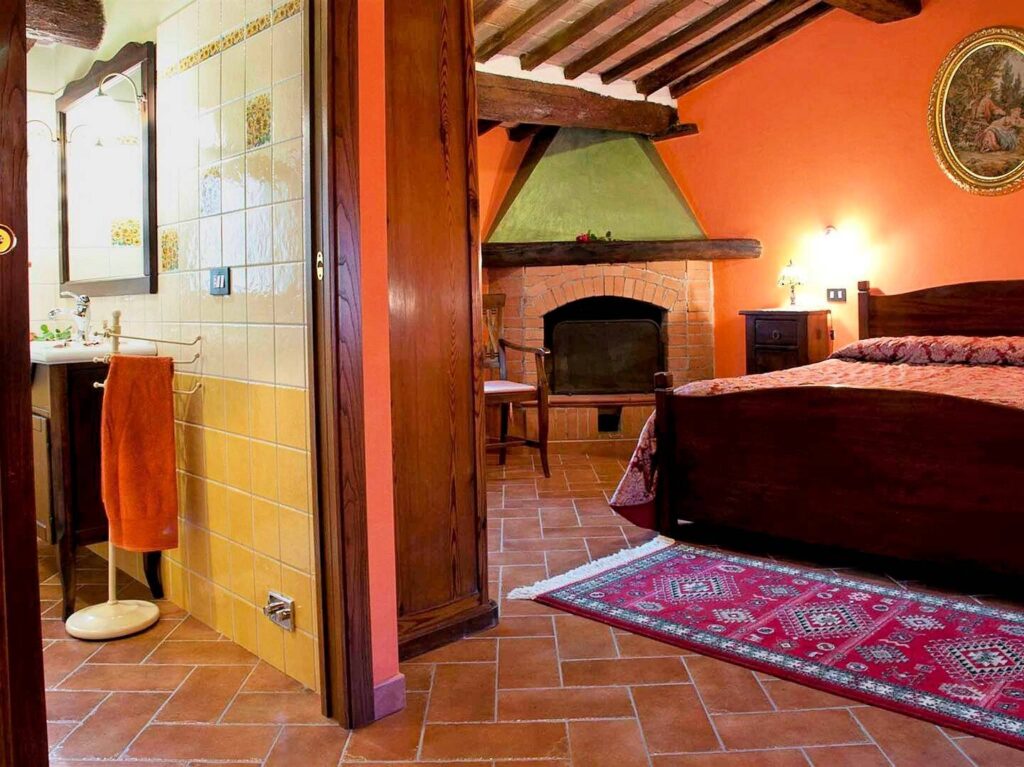 1658-Casale con dependance terreno e due piscine-Volterra-30 Agenzia Immobiliare ASIP