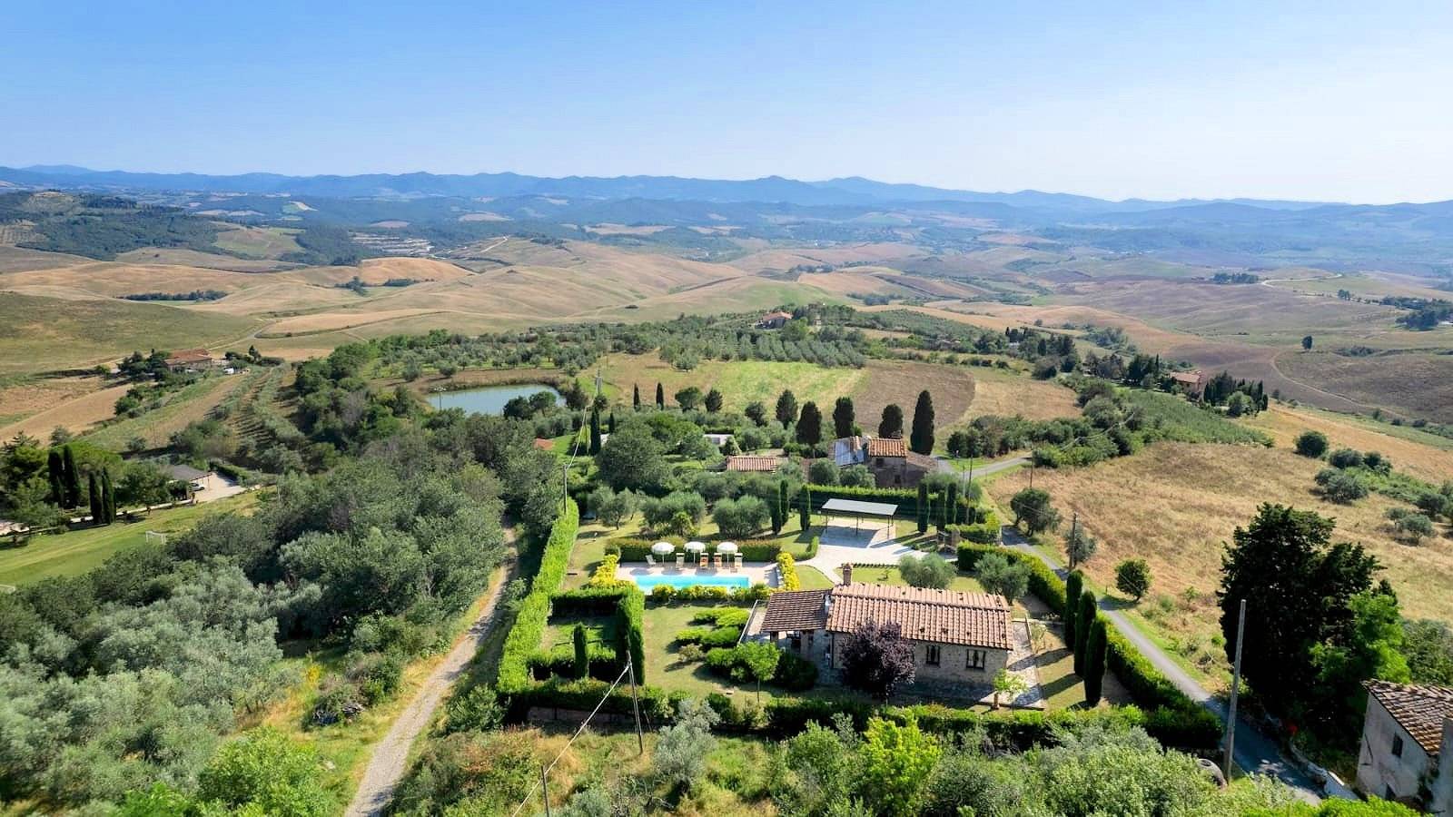 1659-Bellissimo casale in stile rustico Toscano con piscina e suggestiva vista panoramica sulla campagna Voletrrana-Volterra-1 Agenzia Immobiliare ASIP