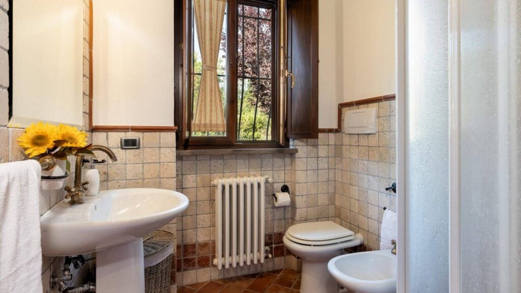 1659-Bellissimo casale in stile rustico Toscano con piscina e suggestiva vista panoramica sulla campagna Voletrrana-Volterra-19 Agenzia Immobiliare ASIP