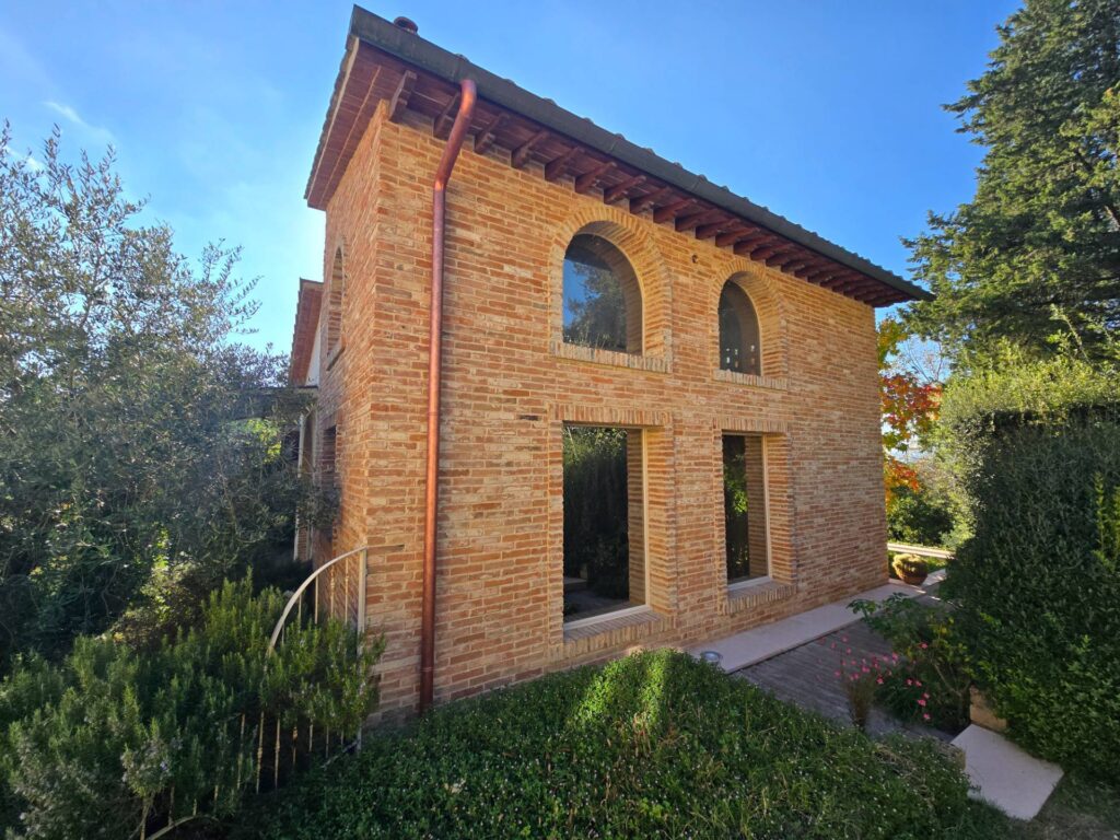 1660-Bellissima villetta bifamiliare composta da due unità immobiliari indipendenti con piscina e vista panoramica-Montopoli in Val d'Arno-3 Agenzia Immobiliare ASIP