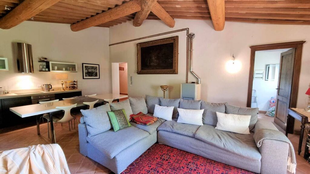 1668-Bellissimo appartamento al piano primo con giardino privato in un borgo completamente ristrutturato con ampia piscina-Volterra-16 Agenzia Immobiliare ASIP