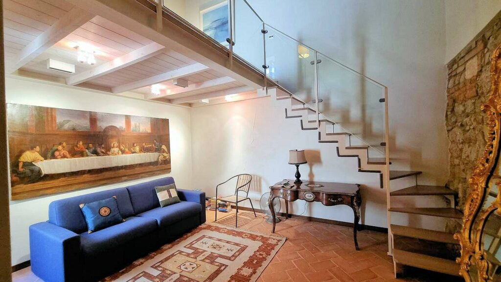 1668-Bellissimo appartamento al piano primo con giardino privato in un borgo completamente ristrutturato con ampia piscina-Volterra-21 Agenzia Immobiliare ASIP