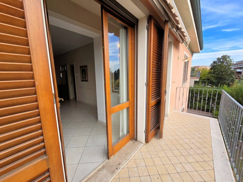 1669-Villetta libera su quattro lati con giardino-Montopoli in Val d'Arno-7 Agenzia Immobiliare ASIP