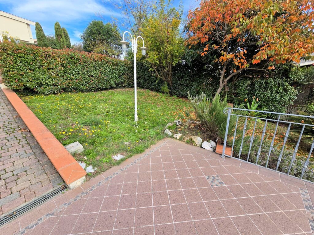 1669-Villetta libera su quattro lati con giardino-Montopoli in Val d'Arno-6 Agenzia Immobiliare ASIP